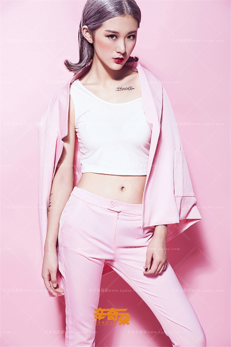 纹身美女细腰美腿性感火辣套图