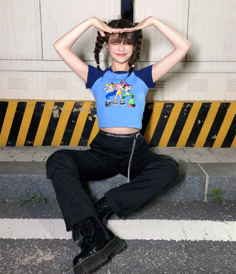 双马尾辫美女辣妹夜景街拍写真