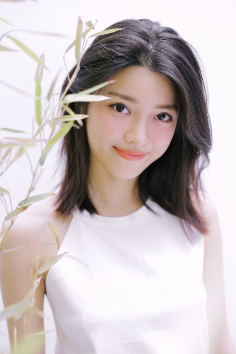 气质美女漂亮脸蛋苗条身材图片