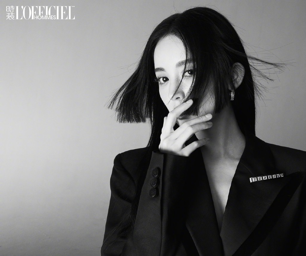 古力娜扎公主切造型封面写真清爽又干练