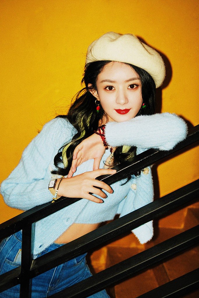 赵丽颖秋日造型尽显温柔可人写真