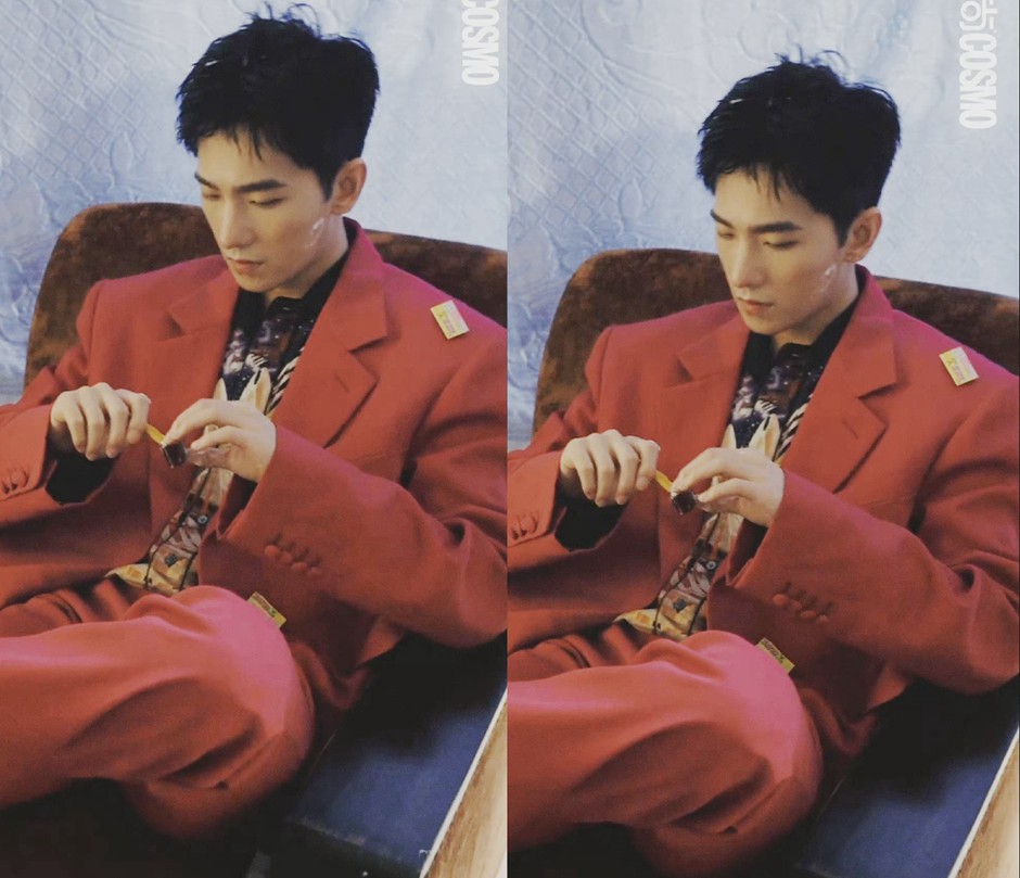 杨洋《时尚COSMO》红色西装慵懒性感大片