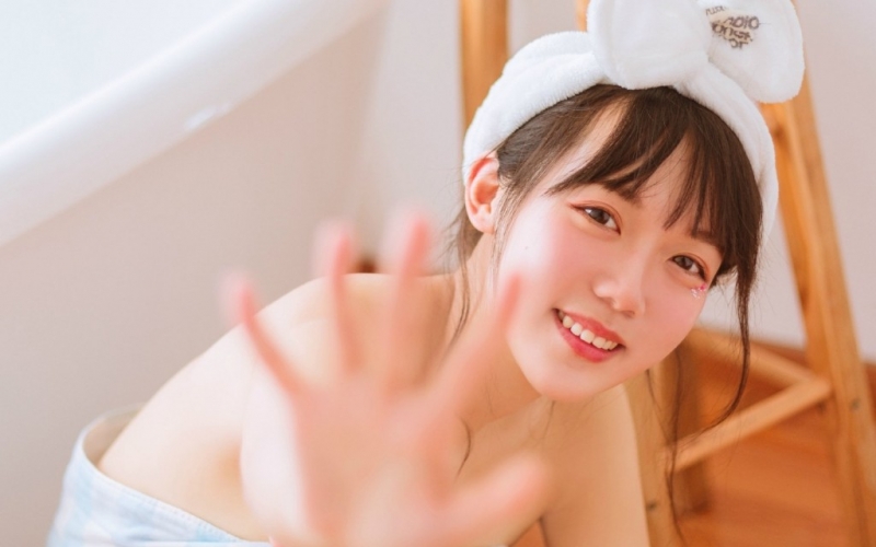 浴缸美女香肩锁骨性感撩人私拍