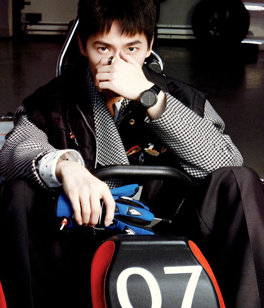 杨洋时尚先生十一月刊封面硬朗式帅气写真