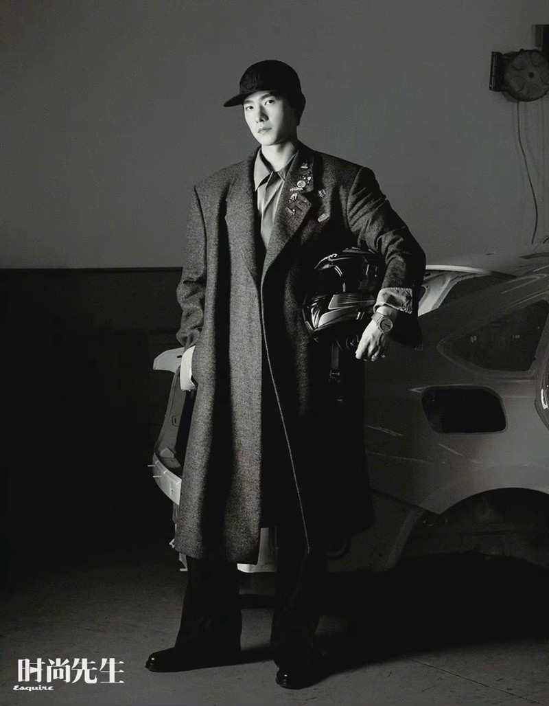 杨洋时尚先生十一月刊封面硬朗式帅气写真