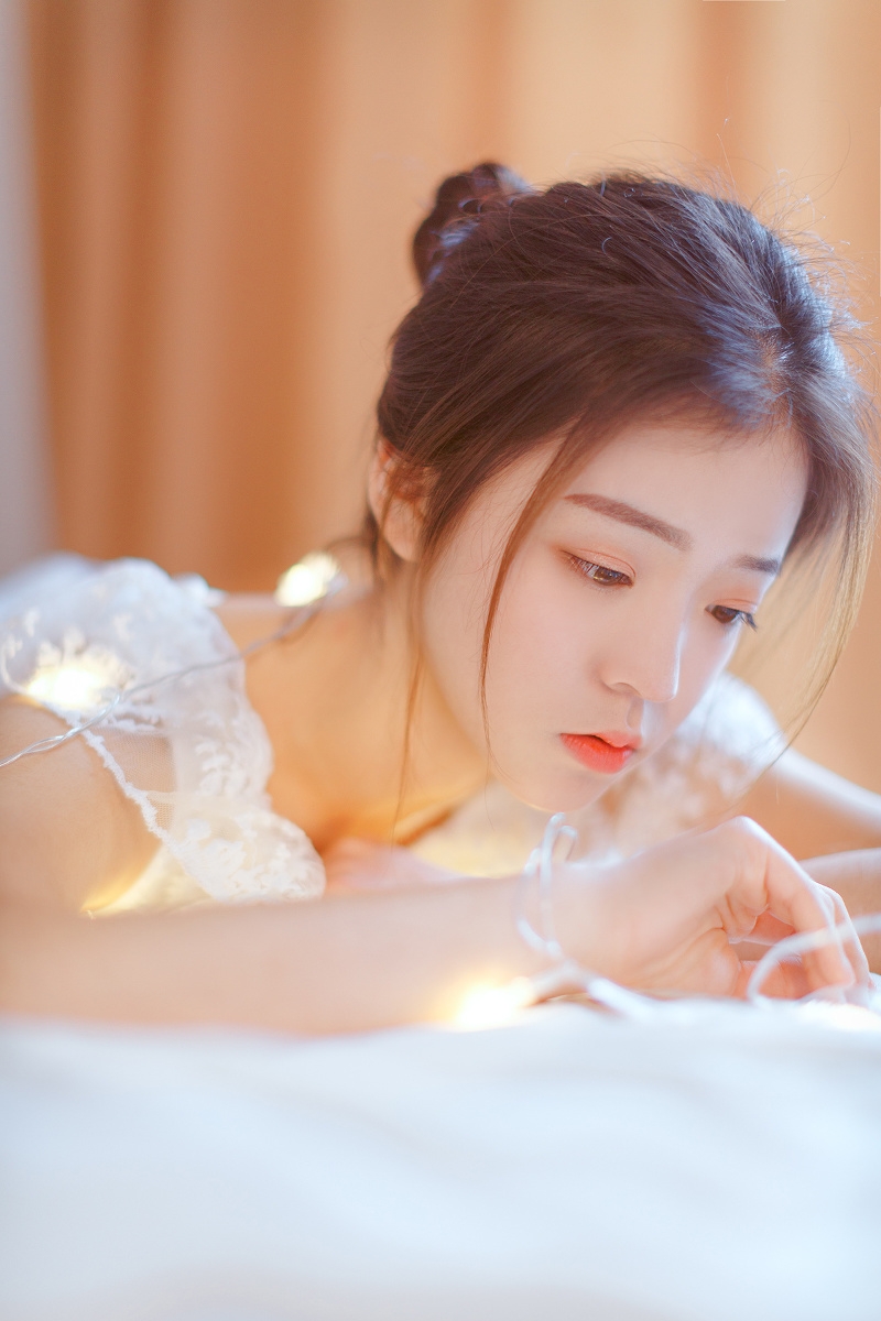 婚纱美女香肩美背性感撩人私拍