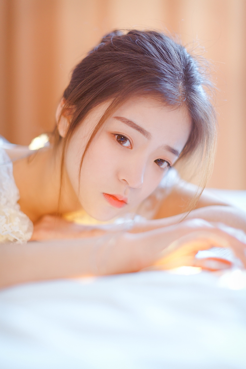 婚纱美女香肩美背性感撩人私拍