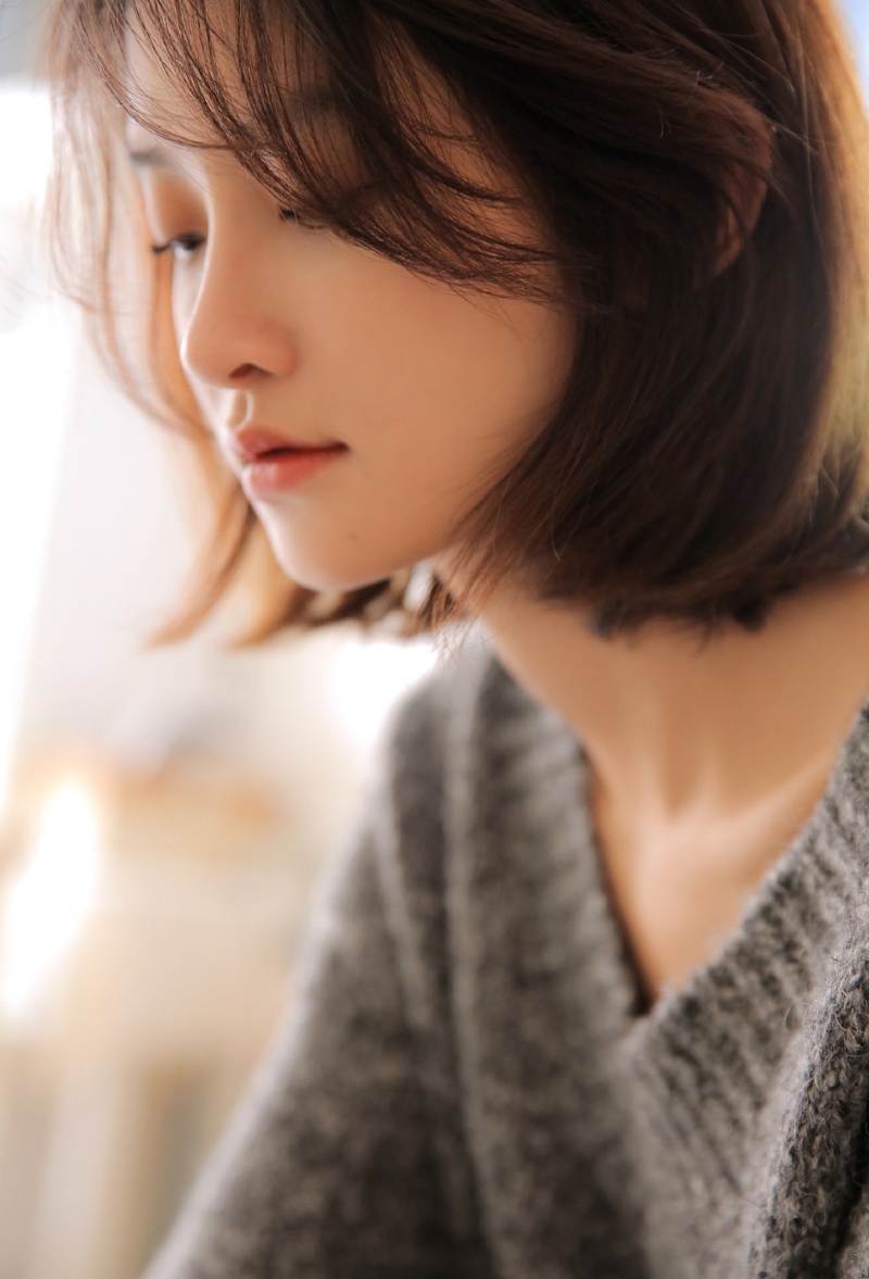 毛衣美女齐肩短发慵懒随性图片