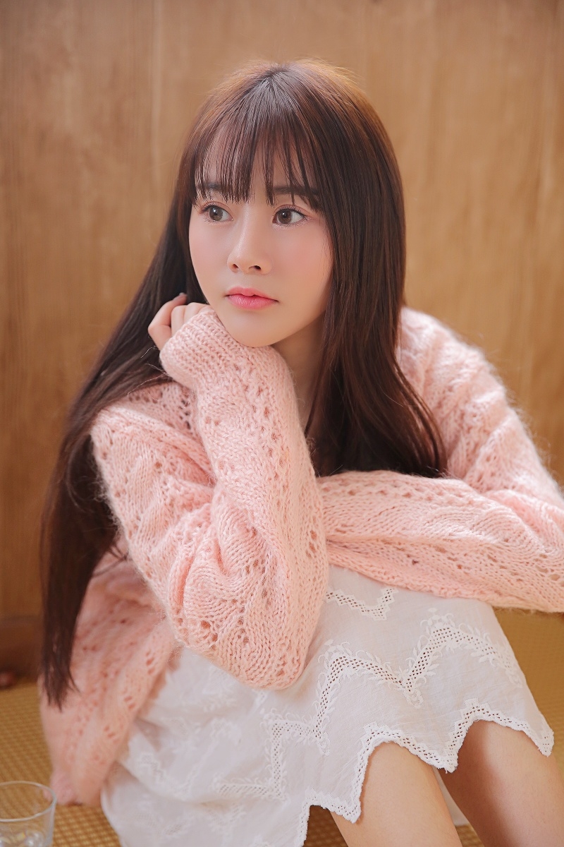 清纯美女黑长直发美丽动人写真