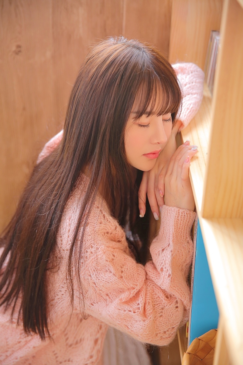 清纯美女黑长直发美丽动人写真