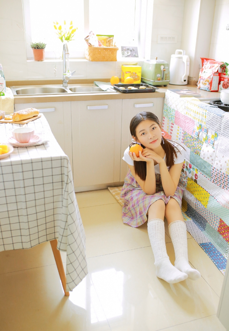 双马尾辫美女白丝美腿精选图片