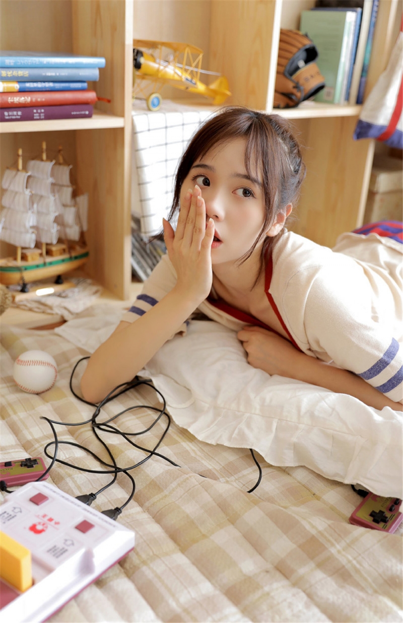 大长腿小姐姐青春活力私房写真