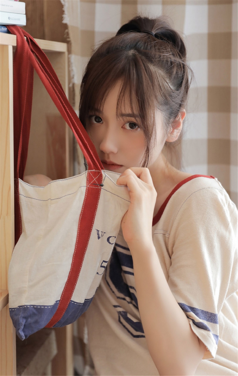 大长腿小姐姐青春活力私房写真