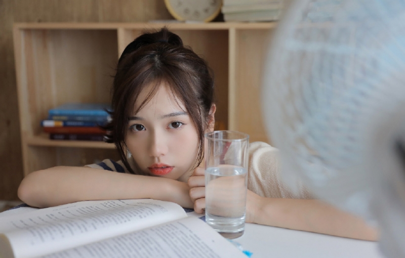 大长腿小姐姐青春活力私房写真