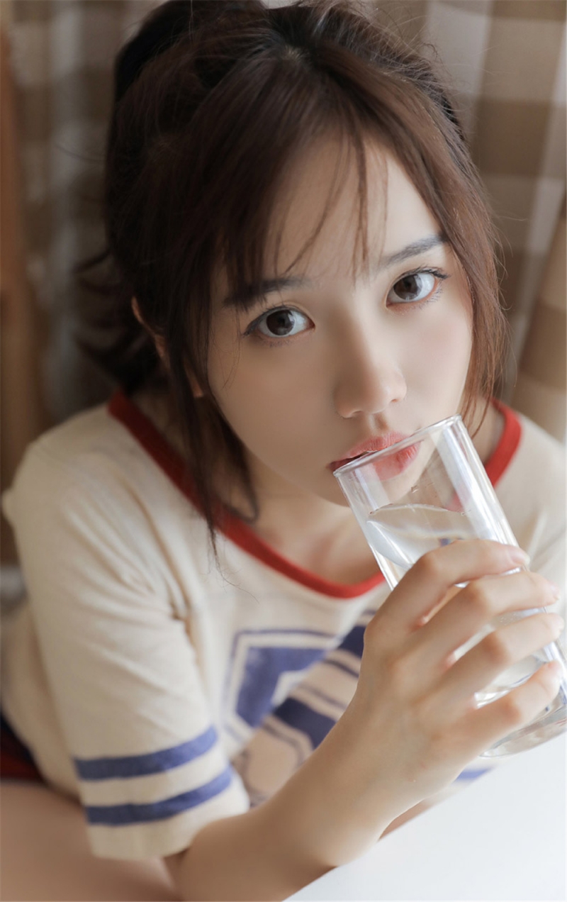 大长腿小姐姐青春活力私房写真