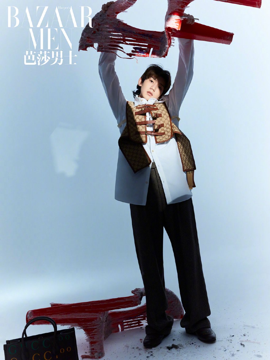 王源芭莎男士暖冬羽毛大片冷峻中带有一丝柔美