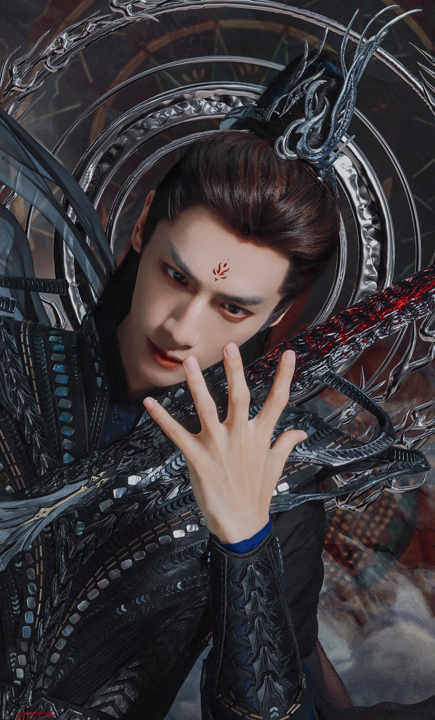 罗云熙魔神黑衣造型飒爽神秘惊喜感图片