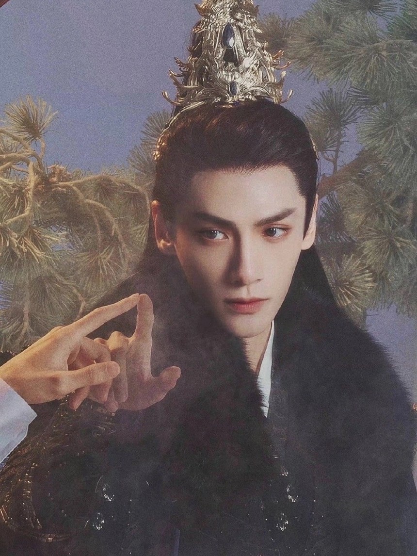 罗云熙魔神黑衣造型飒爽神秘惊喜感图片