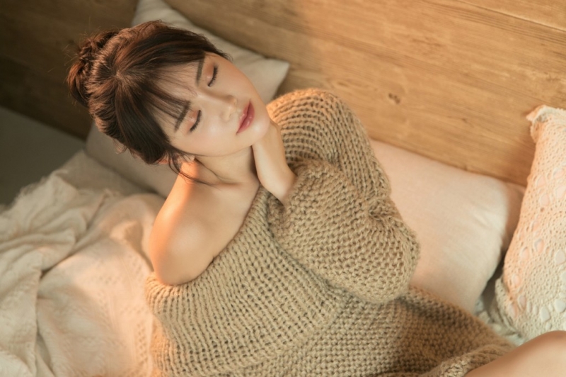 宅男女神性感香肩火辣美腿辣图