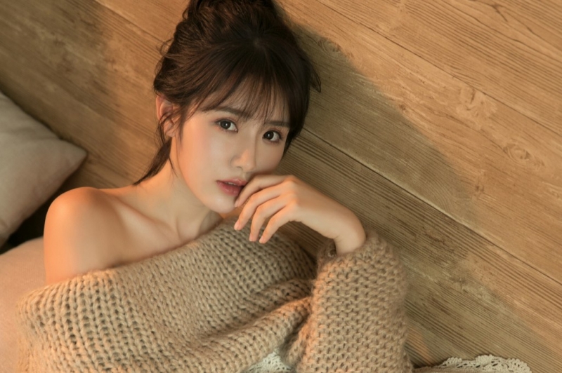 宅男女神性感香肩火辣美腿辣图