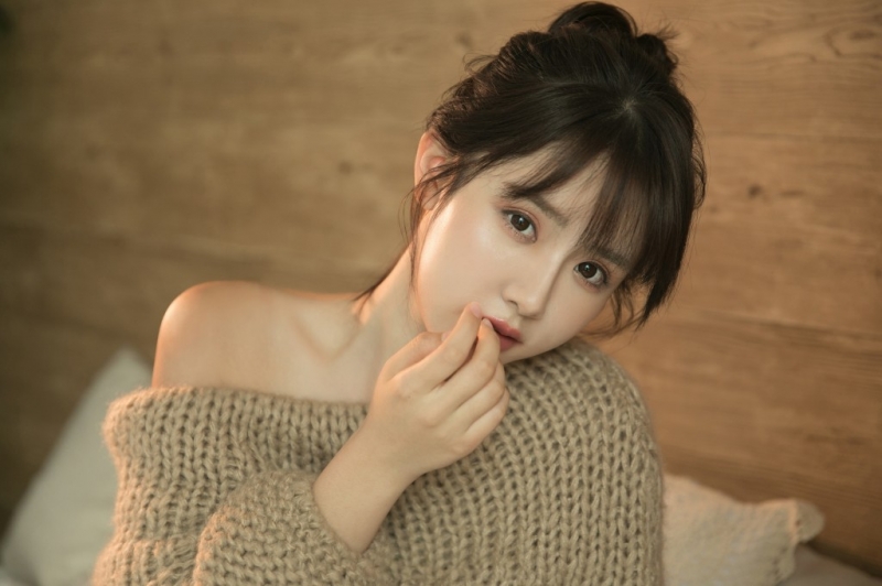 宅男女神性感香肩火辣美腿辣图