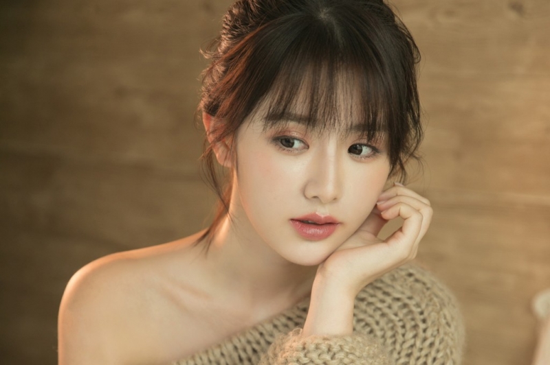 宅男女神性感香肩火辣美腿辣图