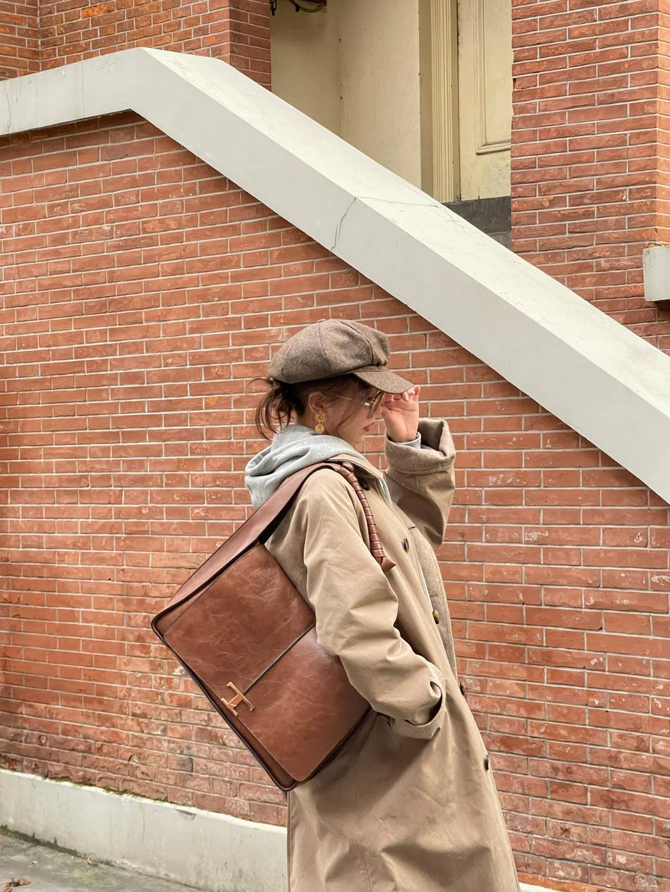 刘诗诗英伦风造型氛围感十足写真