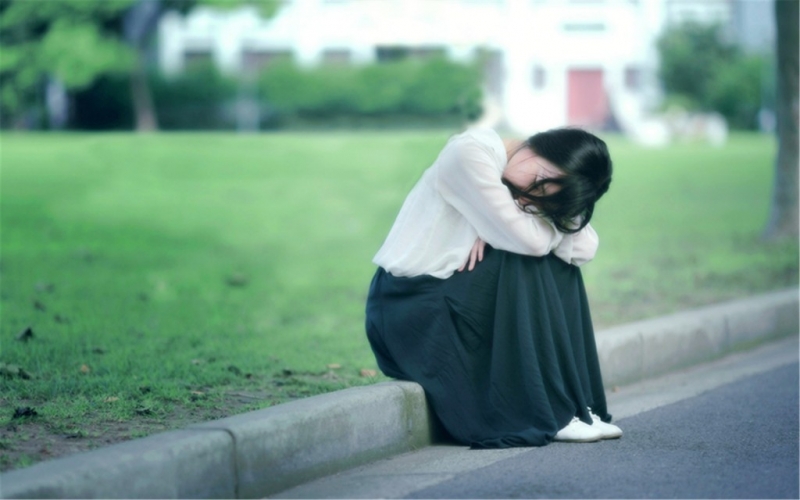 文艺范美女韩式麻花辫街拍写真