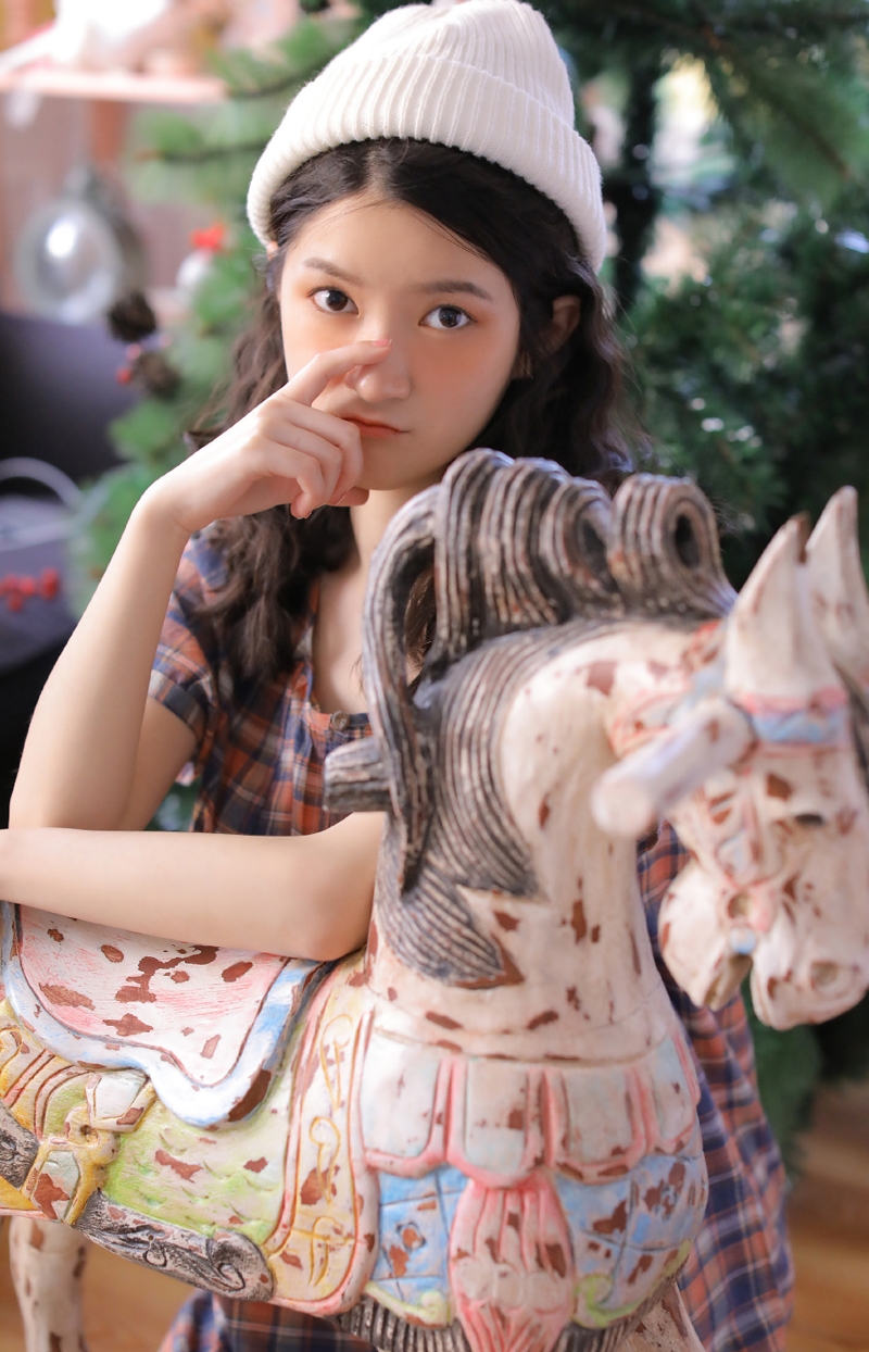 格子短裙美女萝莉白丝美腿写真