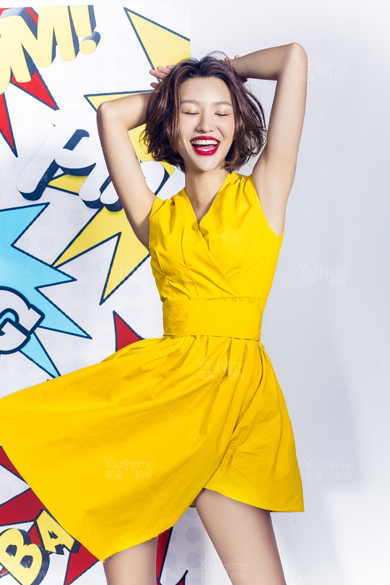 红唇美女高跟美腿性感迷人套图