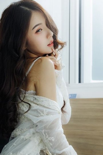 床上美女香肩美腿极品销魂热图