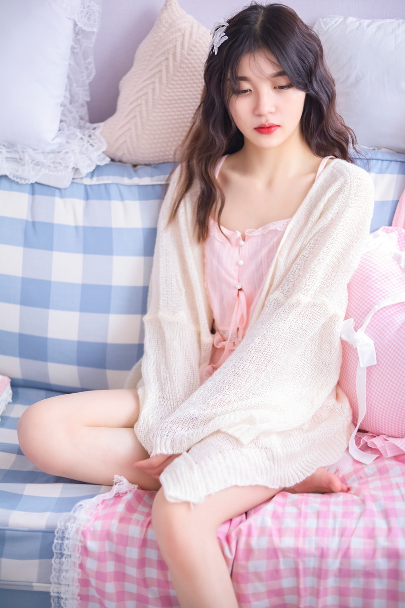 优果网美女红唇清新又美艳美腿艺术写真