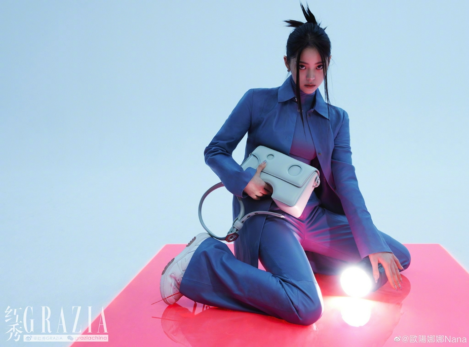 欧阳娜娜化身潮酷少女杂志写真