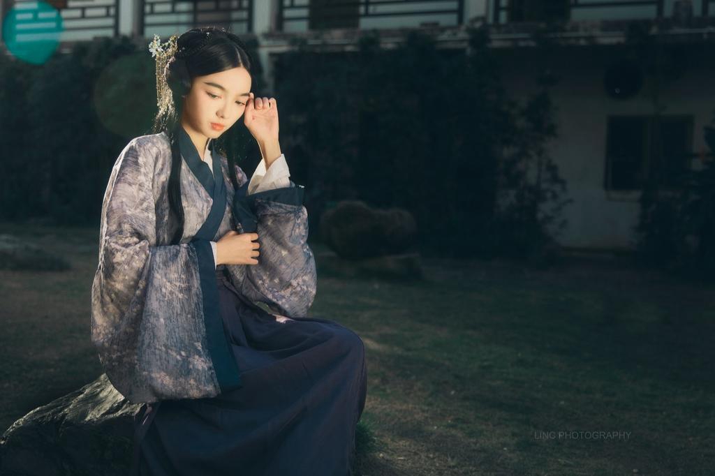 汉服少女温婉娴静唯美古风摄影