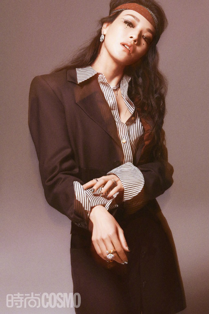 舒淇《时尚cosmo》黑色泪滴酷飒冷艳封面写真