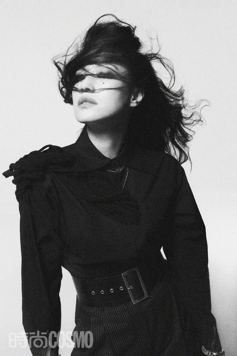 舒淇《时尚cosmo》黑色泪滴酷飒冷艳封面写真