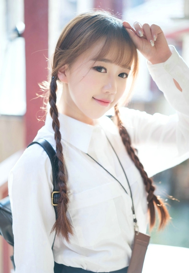 青春靓丽双马尾小姐姐街拍写真