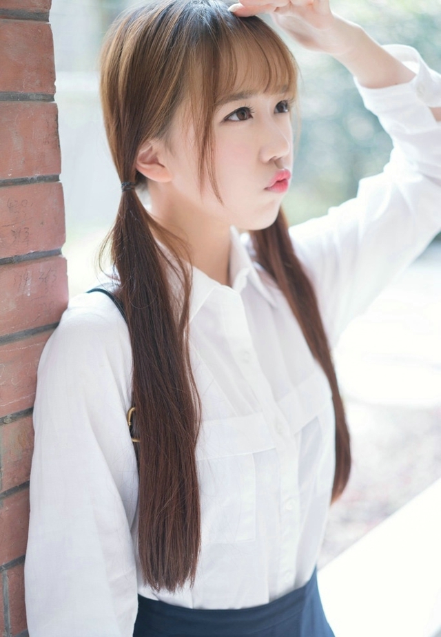 青春靓丽双马尾小姐姐街拍写真