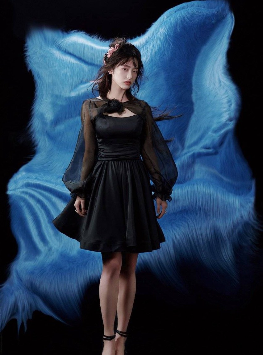 沈月泪痕妆《trendmo》写真易碎感氛围拉满 ​