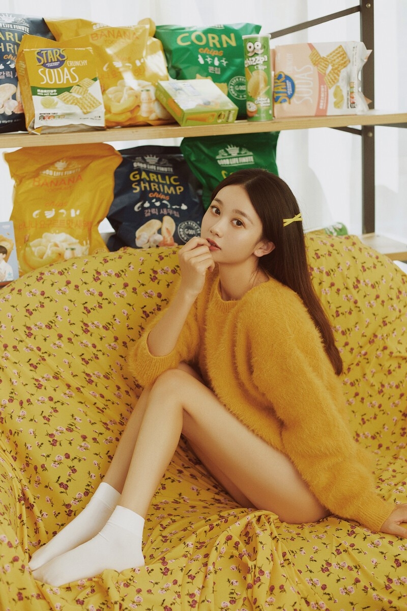 大长腿小姐姐娇俏明媚私房写真