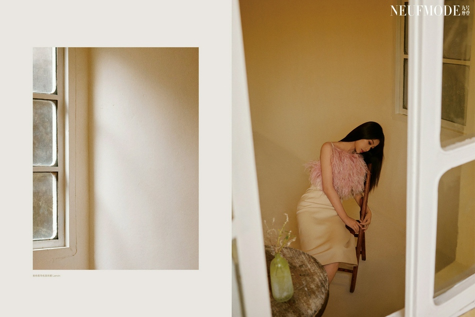 虞书欣解锁水陆双面魅力杂志写真