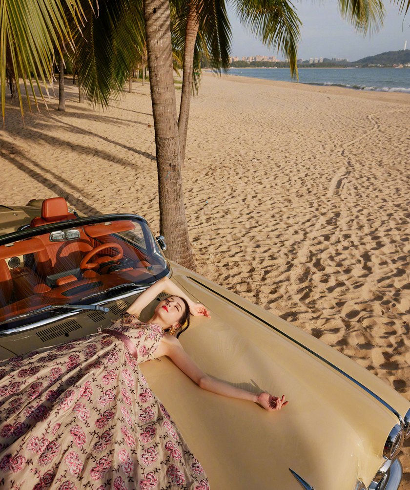 迪丽热巴花仙子红毯造型娇艳迷离胶片风大片