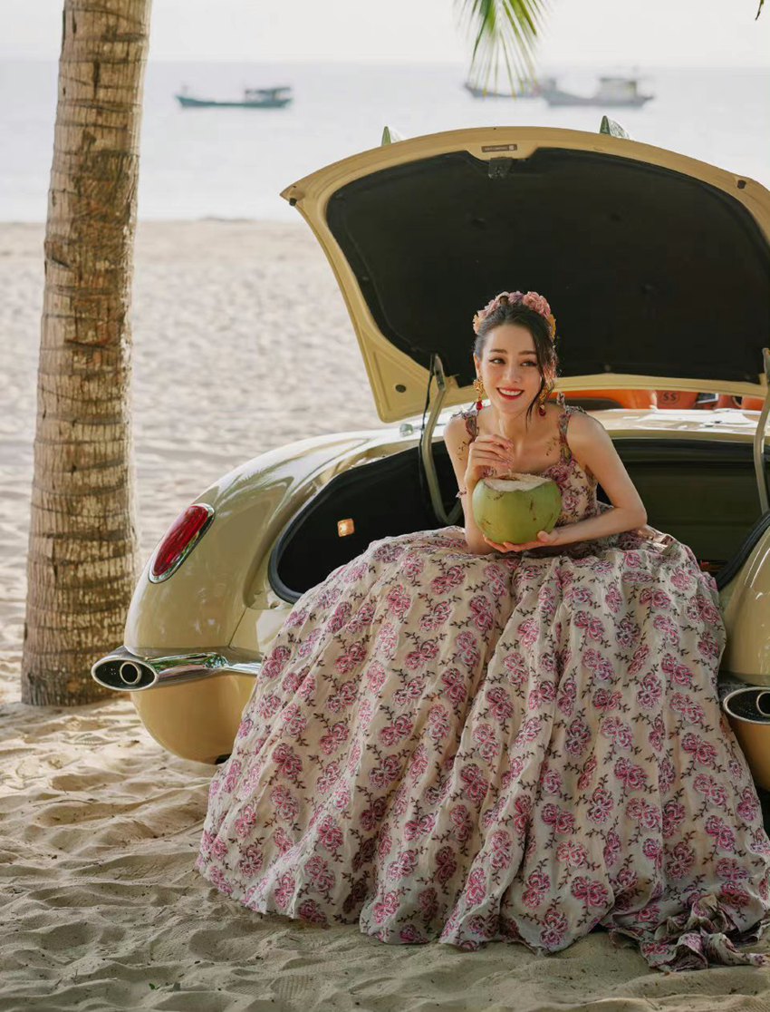 迪丽热巴花仙子红毯造型娇艳迷离胶片风大片