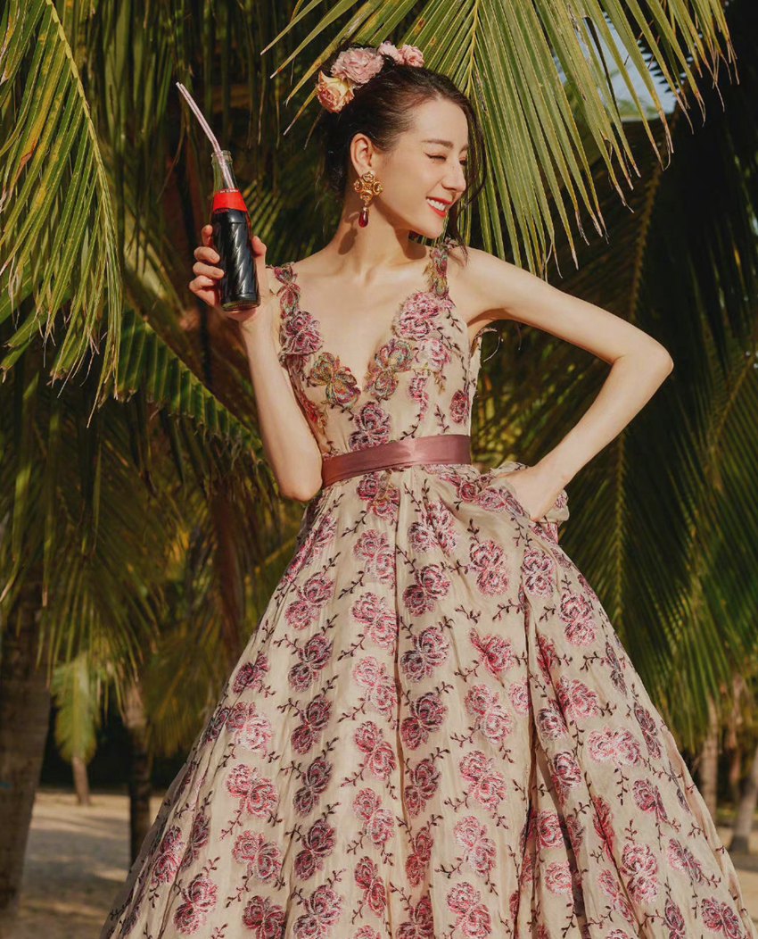 迪丽热巴花仙子红毯造型娇艳迷离胶片风大片