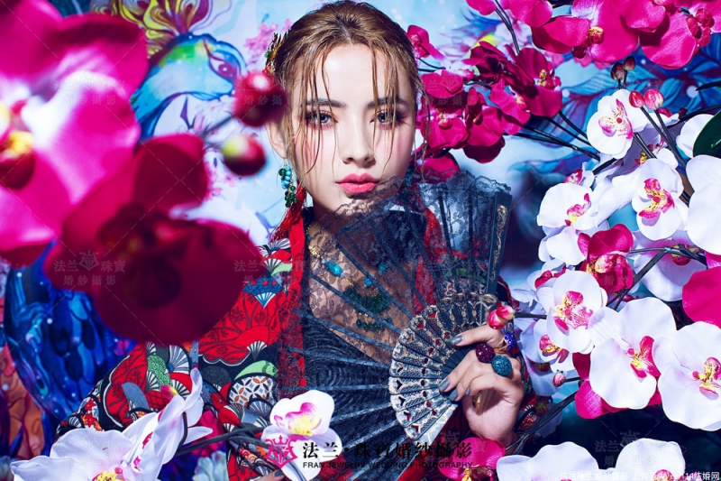 性感女神红唇雪肤个高腿长热图