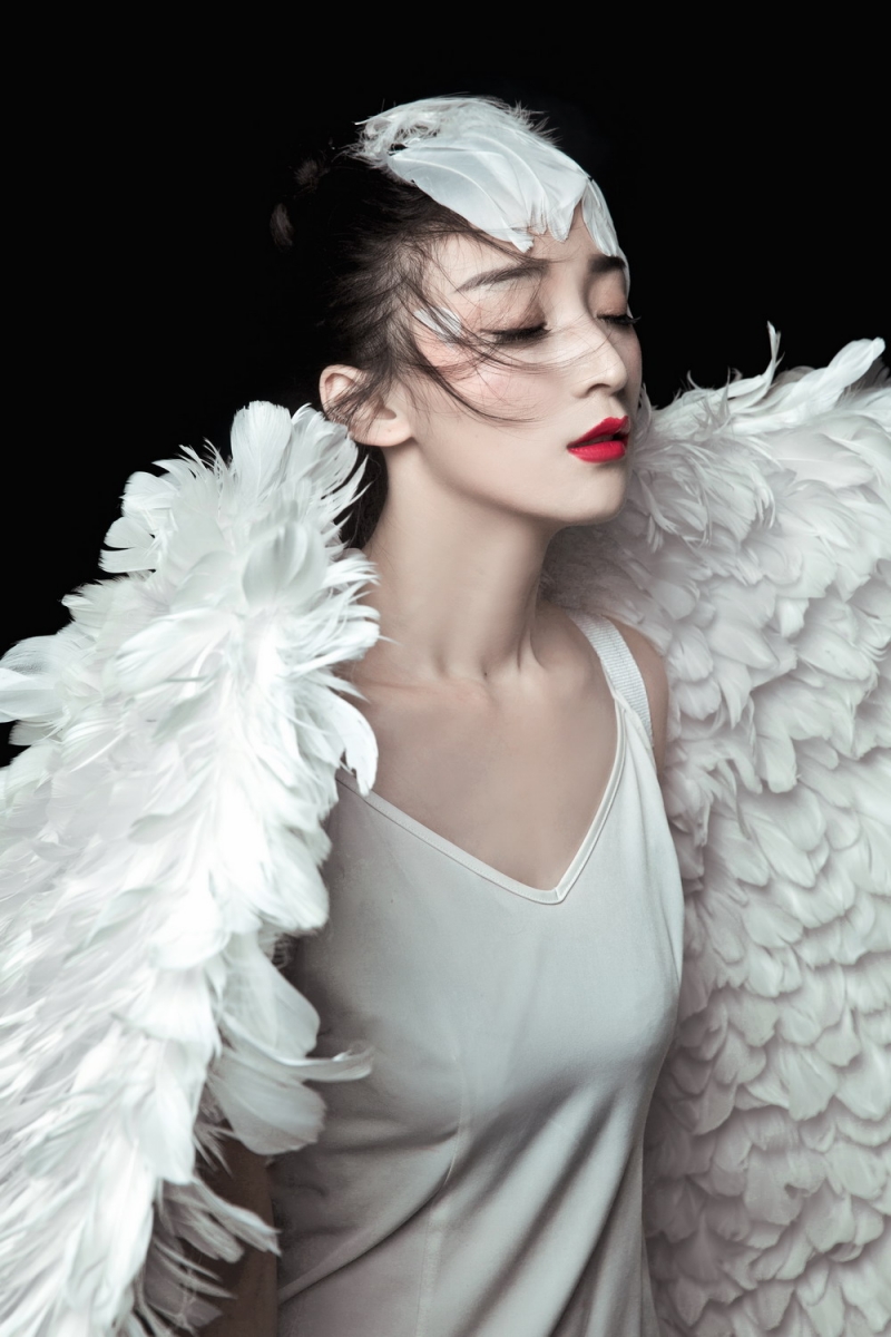 天使般的性感美女高跟美腿套图