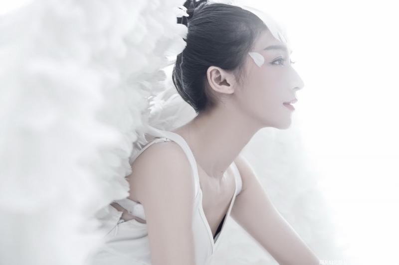 天使般的性感美女高跟美腿套图