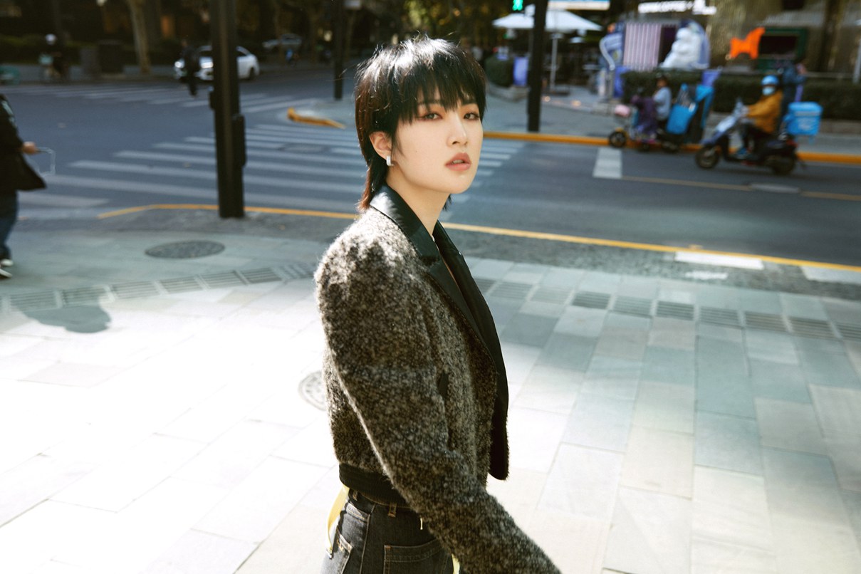 姚安娜上海街头大片短发酷帅风写真