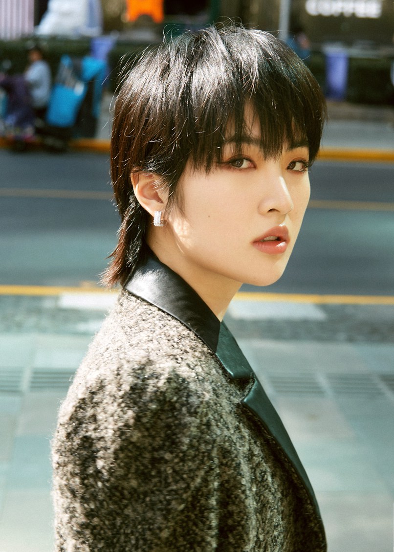 姚安娜上海街头大片短发酷帅风写真