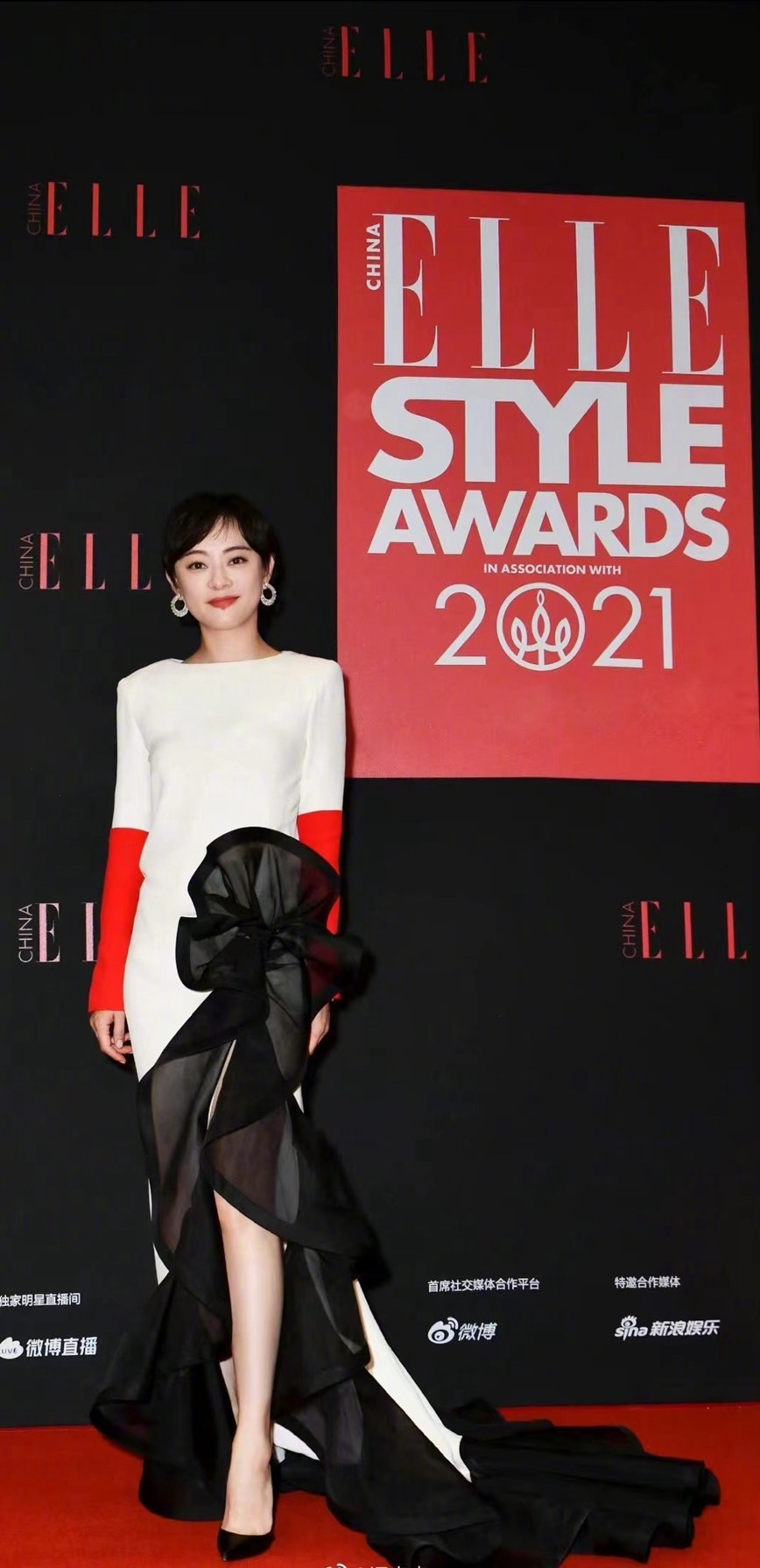 孙俪撞色设计感礼裙图片ELLE红毯低调又性感